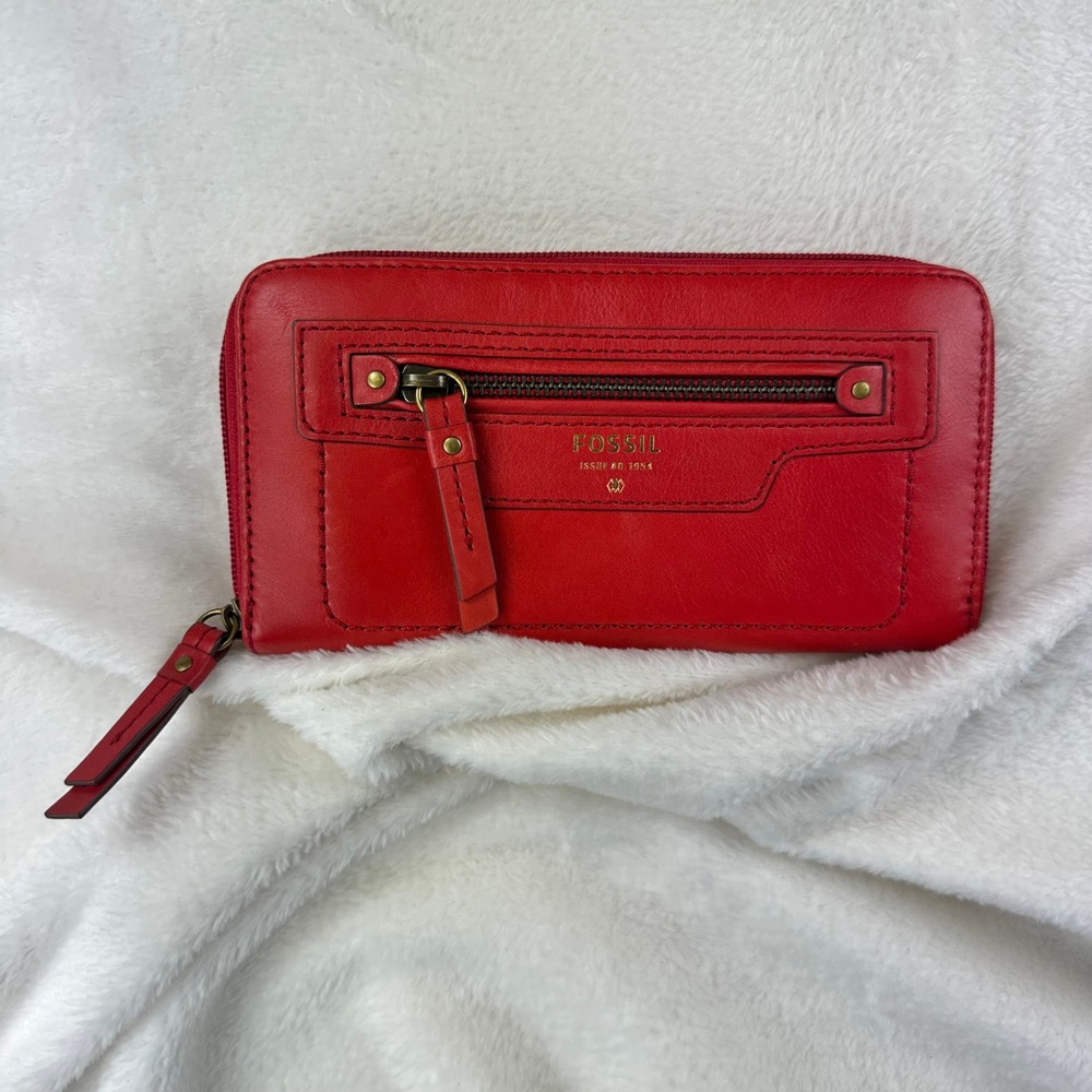 Fossil Hayden Red Leather Zip Around‎ Clutch Wallet Womens Wristlet MSRP $50